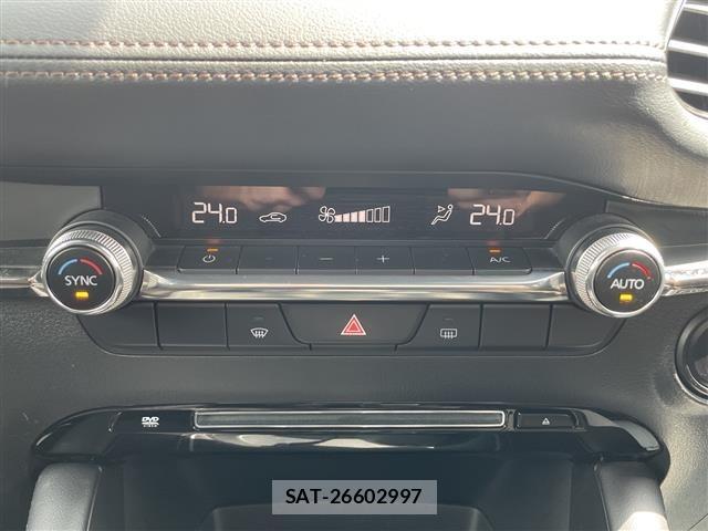 Mazda MAZDA3 2022 8710128-16