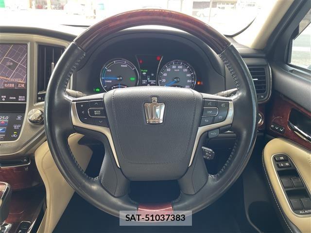 Toyota CROWN MAJESTA 2013 8784767-19