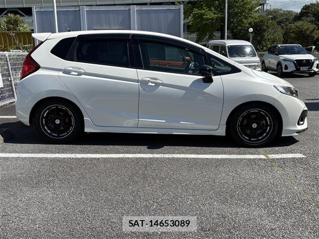 Honda FIT 2017 8922230-17