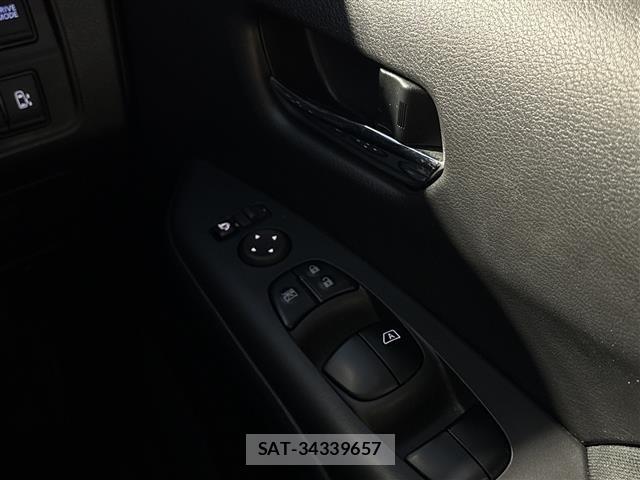 Nissan SERENA 2022 8928203-4