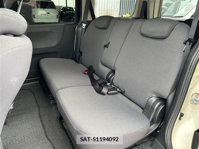 Nissan LAFESTA 2005 8821258-11