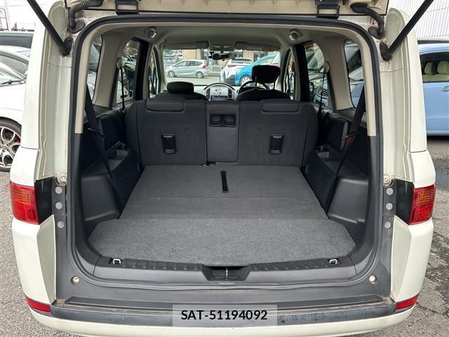 Nissan LAFESTA 2005 8821258-20