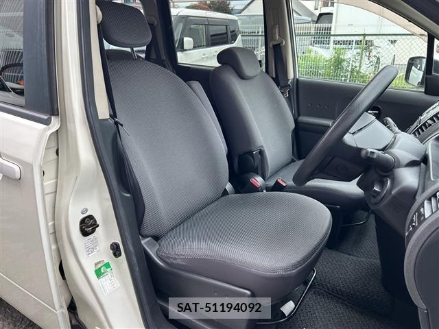 Nissan LAFESTA 2005 8821258-8