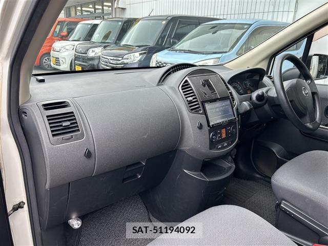 Nissan LAFESTA 2005 8821258-9