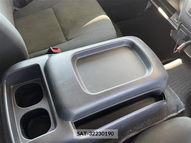 Toyota HIACE VAN 2022 8698144-11