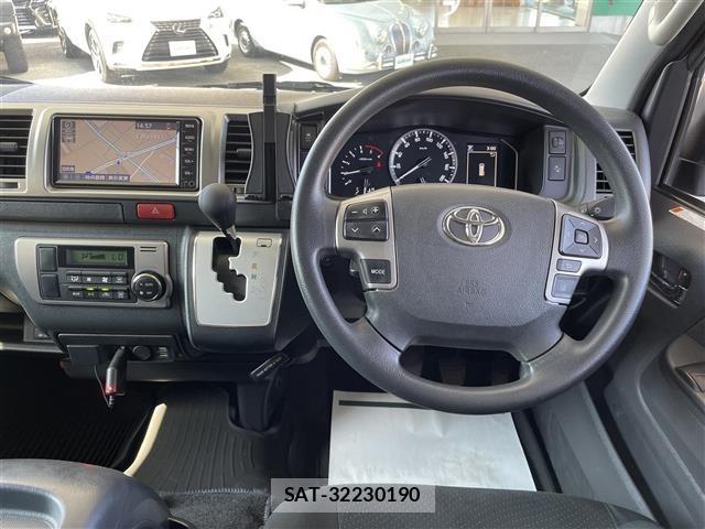 Toyota HIACE VAN 2022 8698144-16