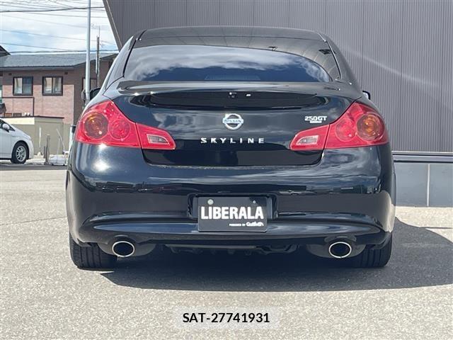 Nissan SKYLINE 2011 8909211-11