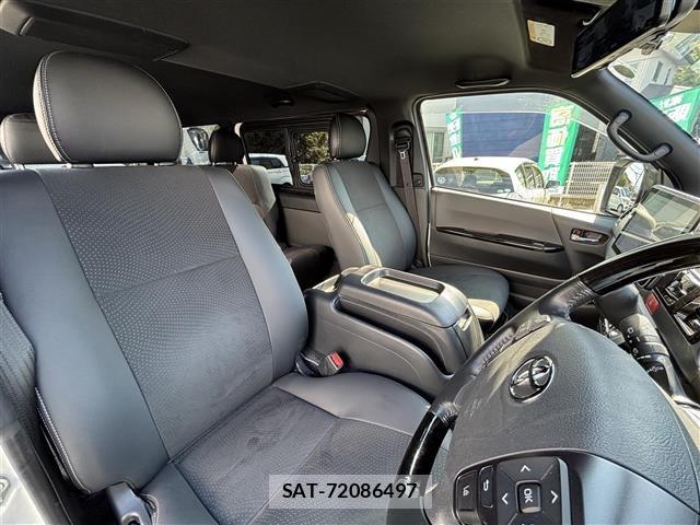 Toyota HIACE VAN 2025 8698157-13