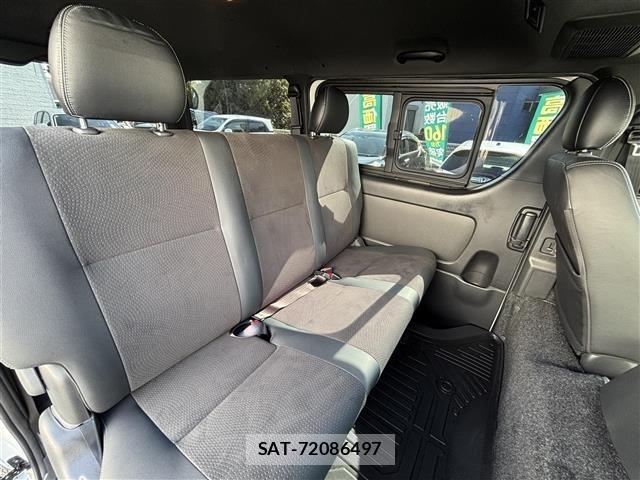 Toyota HIACE VAN 2025 8698157-21