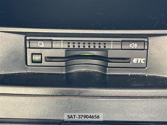 Toyota PREMIO 2013 8700775-1