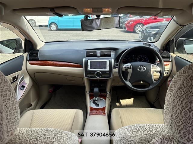 Toyota PREMIO 2013 8700775-14