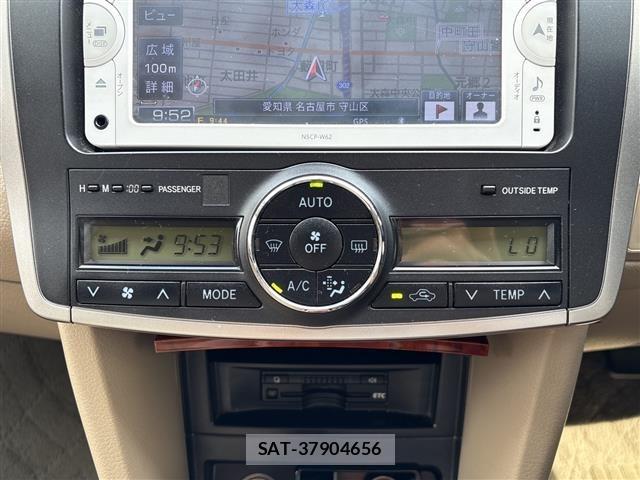 Toyota PREMIO 2013 8700775-18