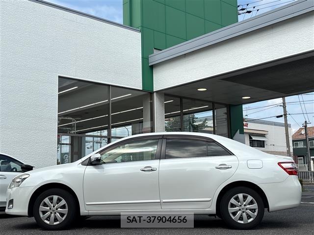 Toyota PREMIO 2013 8700775-20