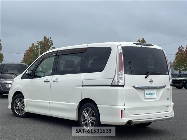 Nissan SERENA 2012 8928204-1
