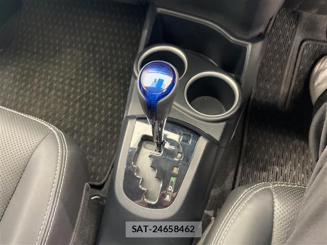 Toyota AQUA 2017 8705847-12