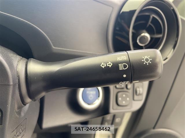 Toyota AQUA 2017 8705847-8