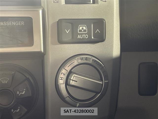 Toyota HILUX SURF 2003 8825901-11