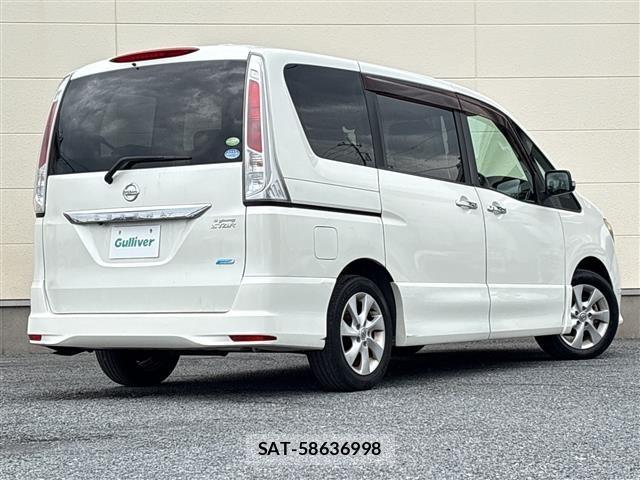 Nissan SERENA 2011 8672270-11