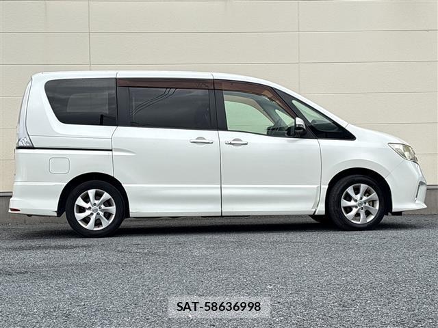 Nissan SERENA 2011 8672270-12