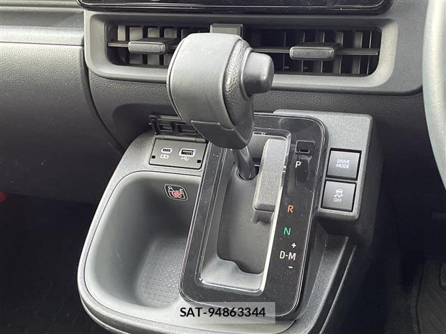 Toyota SIENTA 2024 8671859-10