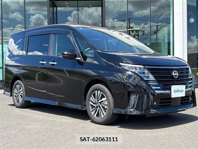 Nissan SERENA 2025 8672277-0