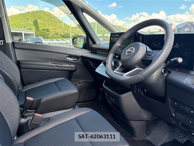 Nissan SERENA 2025 8672277-4