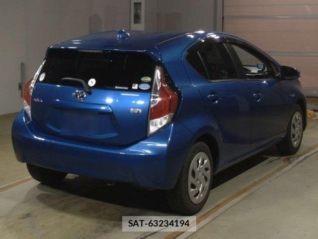 Toyota AQUA 2016 8682913-1
