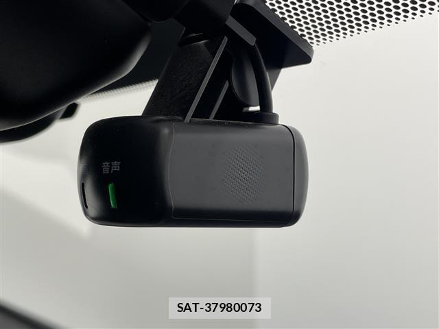 Nissan LEAF 2021 8748183-16