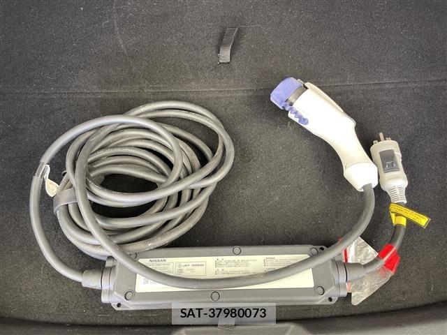 Nissan LEAF 2021 8748183-4