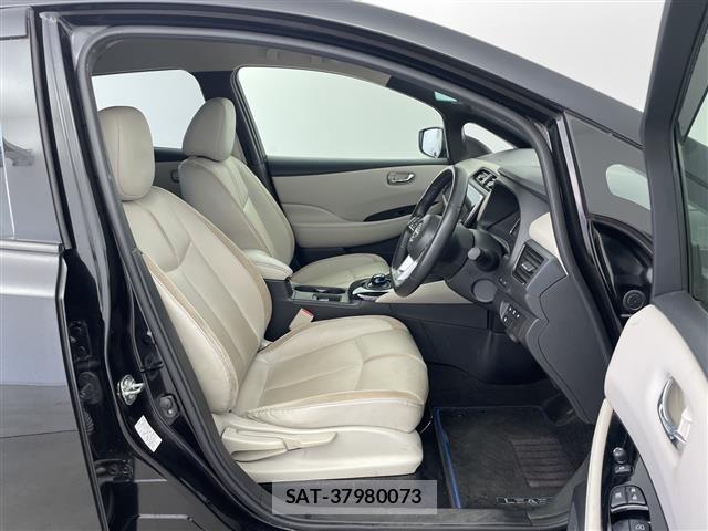 Nissan LEAF 2021 8748183-6