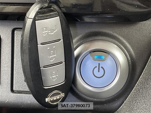 Nissan LEAF 2021 8748183-9