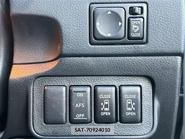 Nissan ELGRAND 2006 8709690-20