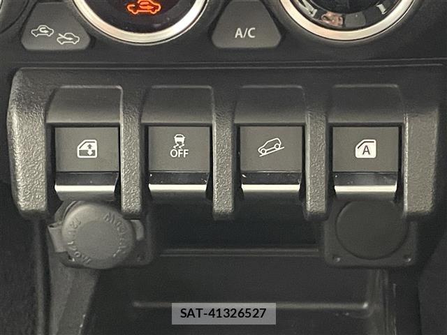 Suzuki JIMNY 2022 8933040-9