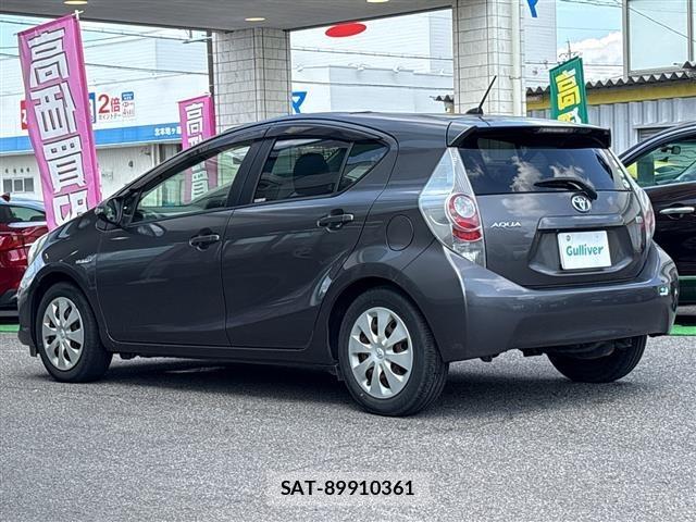 Toyota AQUA 2013 8705848-13
