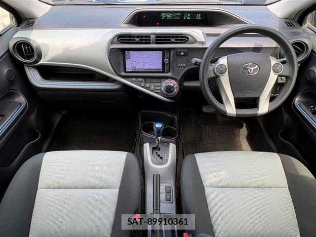 Toyota AQUA 2013 8705848-14