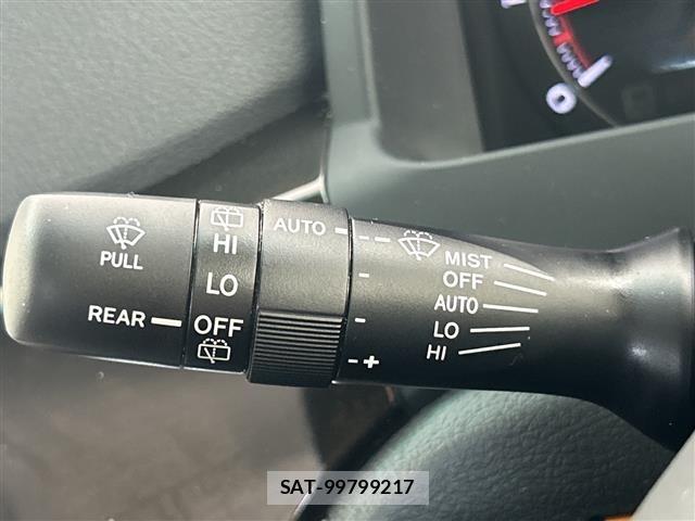 Toyota VELLFIRE 2013 8905457-3