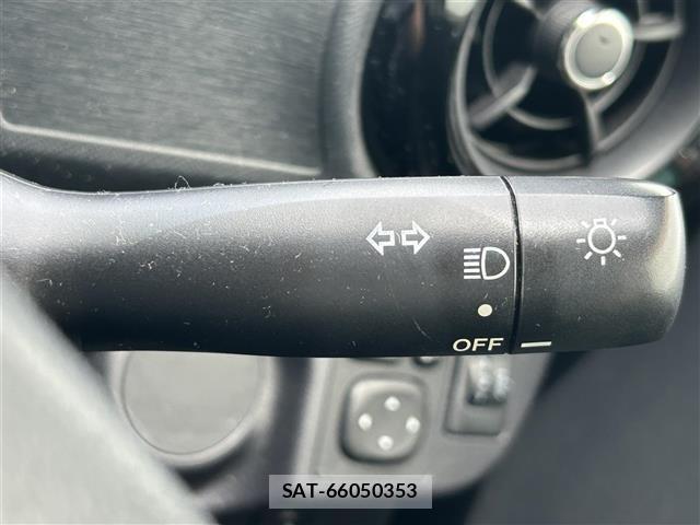 Toyota AQUA 2015 8705850-11
