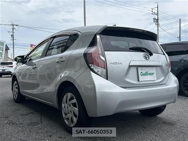 Toyota AQUA 2015 8705850-13