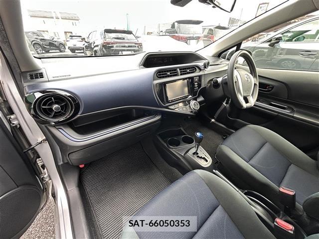 Toyota AQUA 2015 8705850-2