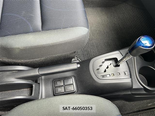 Toyota AQUA 2015 8705850-5