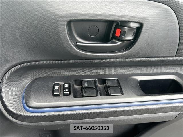 Toyota AQUA 2015 8705850-7