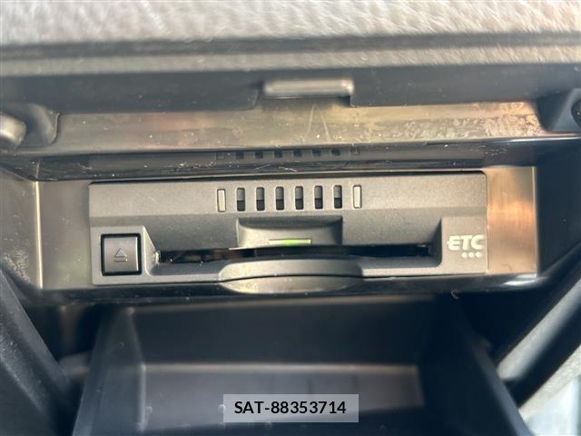 Toyota CAMRY 2017 8885543-16