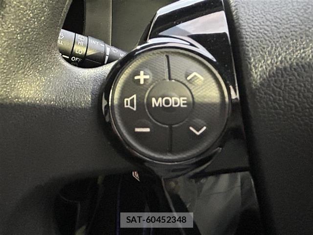 Toyota AQUA 2016 8705857-8