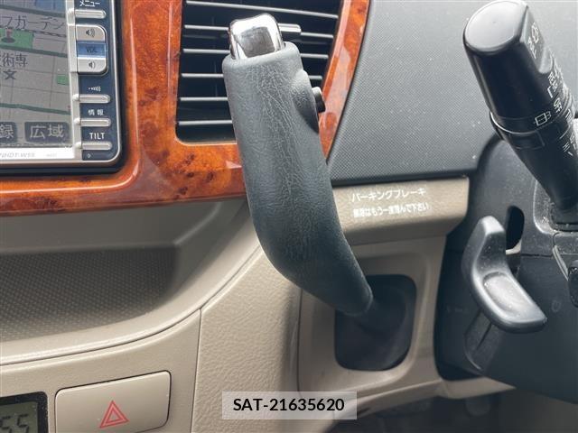 Toyota NOAH 2005 8706399-1