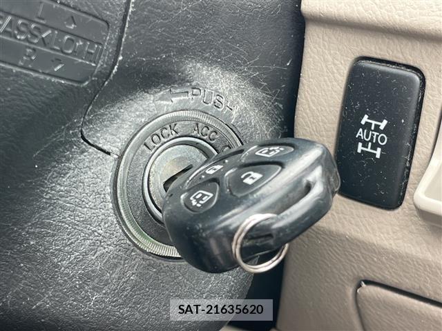 Toyota NOAH 2005 8706399-3