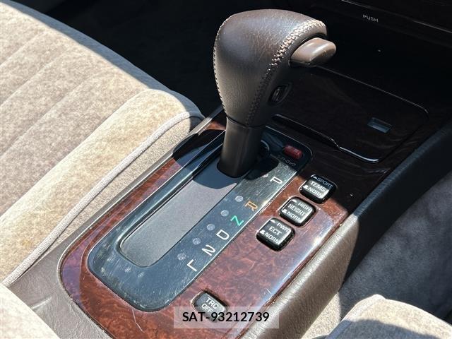 Toyota CROWN MAJESTA 1992 8939701-17