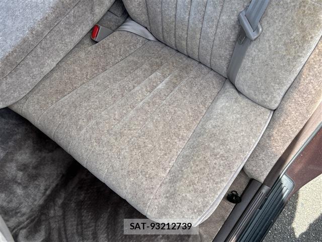 Toyota CROWN MAJESTA 1992 8939701-2