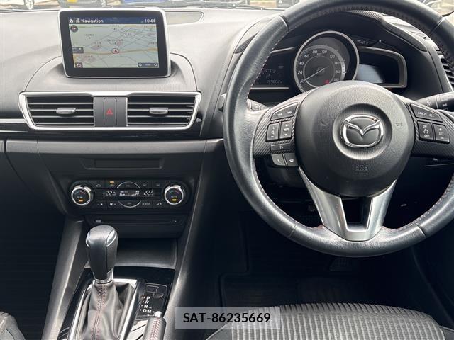 Mazda AXELA 2015 8911767-15