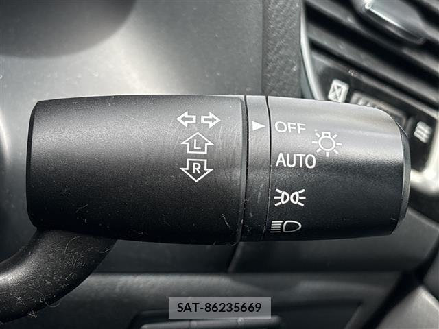 Mazda AXELA 2015 8911767-3