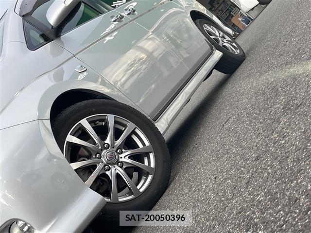 Toyota ISIS 2012 8707673-1